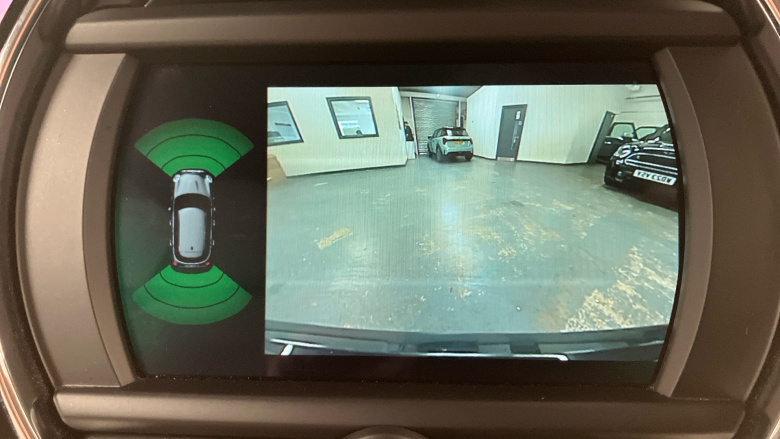 MINI Hatchback 2.0 Cooper S Exclusive II 5dr Auto [Comfort/Nav] Petrol Hatchback